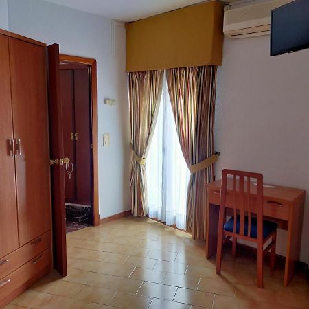 Hostal Casa Pepe Tauste Екстериор снимка