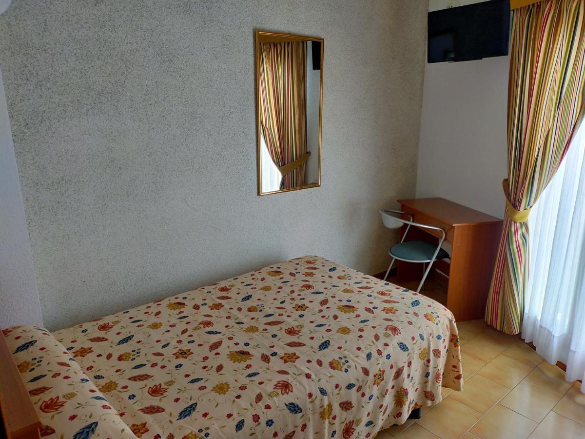Hostal Casa Pepe Tauste Екстериор снимка