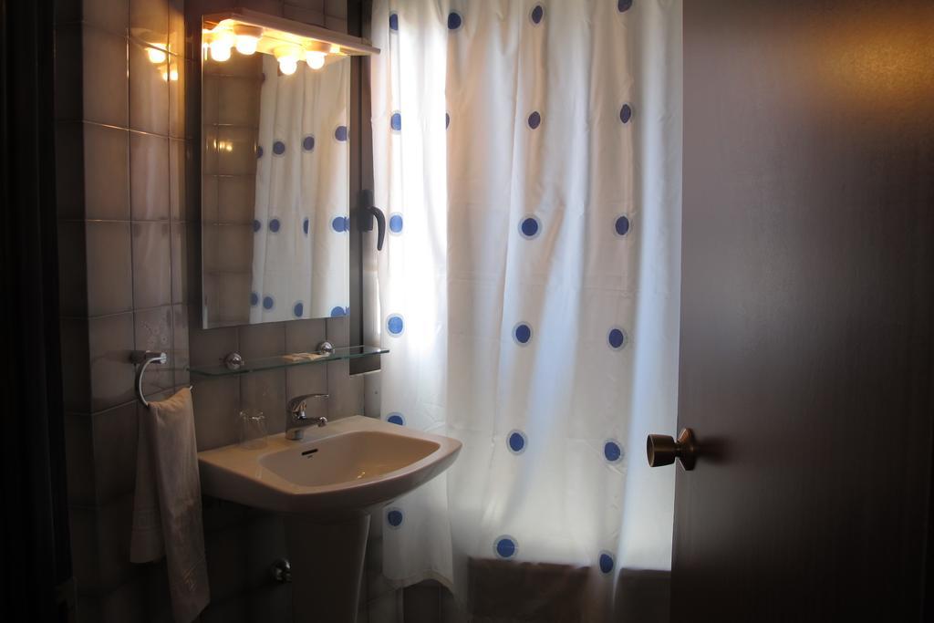 Hostal Casa Pepe Tauste Стая снимка